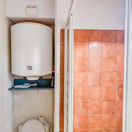 2 Pers Parking Calme