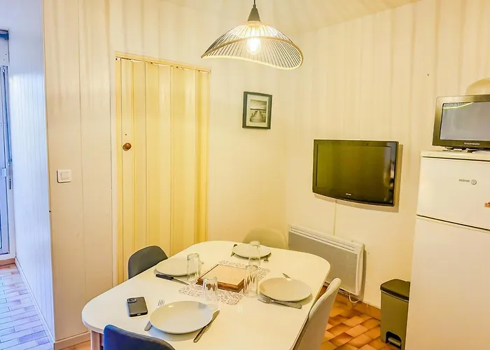 2 Pers Parking Calme Agde