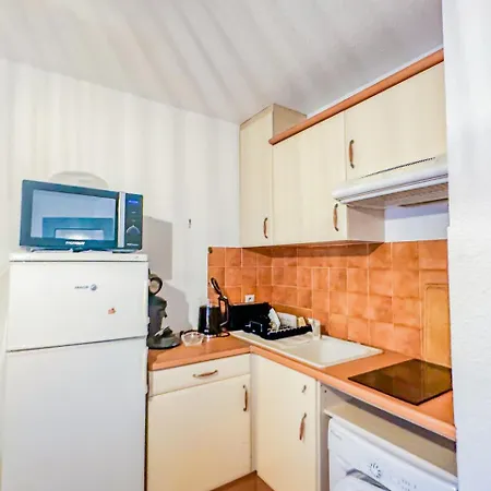 2 Pers Parking Calme * Agde